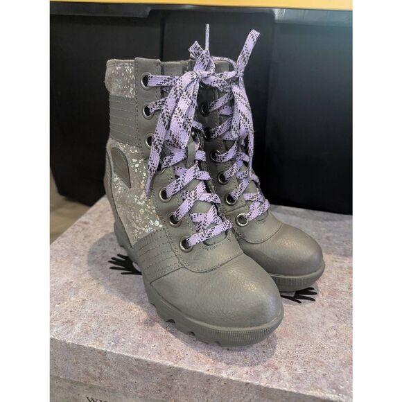 SOREL Lexi Youth Wedge Boots Sz 1 Gray w/ Silver Splash Glitter Purple Laces - Picture 1 of 8
